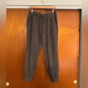 Lululemon Ready To Rulu Pant *29"
Heathered Utilitarian / Black sz 10